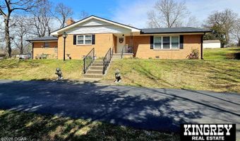 730 E 17th Street Pl, Baxter Springs, KS 66713