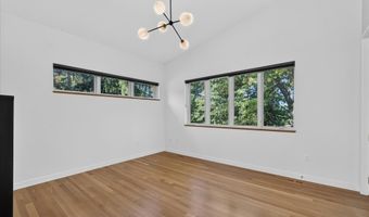 4061 Thornoaks Dr, Ann Arbor, MI 48104