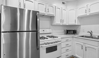 7400 LAKEVIEW Dr N404, Bethesda, MD 20817