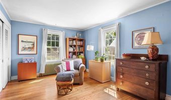 19 Harborview Ave, Bristol, RI 02809