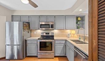 2001 SEMINOLE Rd 2001, Atlantic Beach, FL 32233