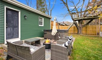 580 Old Main St, Coventry, RI 02816