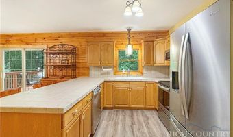 321 Grays Shadow Ln, Banner Elk, NC 28604