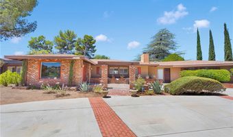19955 Chickasaw Rd, Apple Valley, CA 92307