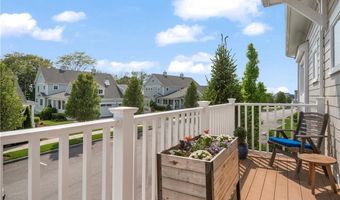 40 Kettle Point Ave, East Providence, RI 02914