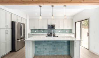 2085 N SUNSET Dr, Chandler, AZ 85225