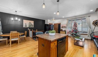 305 S Spring Pl, Brandon, SD 57005