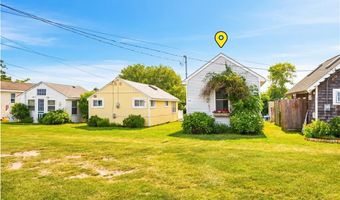64 Burnside Ave, Narragansett, RI 02882