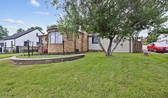 9405 Mackenzie Rd, Affton, MO 63123