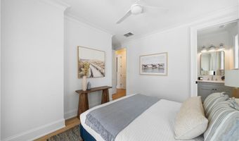 811 Ocean Rd, Narragansett, RI 02882