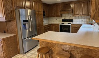 3626 E LEXINGTON Dr, Appleton, WI 54915