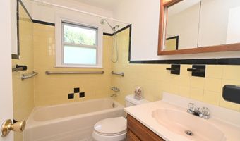 46 Topstone Dr, Danbury, CT 06810