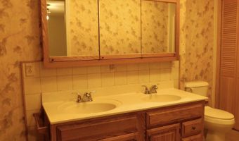 28 Wolf Hollow Rd, Baxter, KY 40806