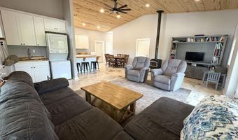 Rr7 Box 7372c, Ava, MO 65608