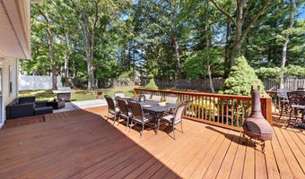 3 Renier Ct, Middletown, NJ 07748