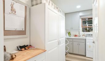 1780 Clover Ridge Rd NE, Albany, OR 97322