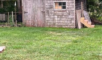 19 Traymore St, Charlestown, RI 02813