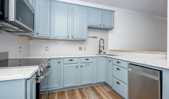 922 Porter Ave 216, Ocean Springs, MS 39564