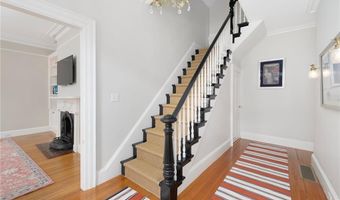 83 John St, Newport, RI 02840