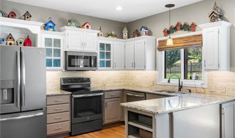 17933 157th Ter, Basehor, KS 66007