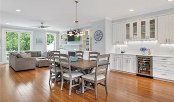 100 Algonquin Rd 13, Narragansett, RI 02882