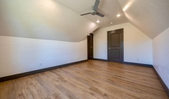 1533 Red Bud Ln, McAlester, OK 74501