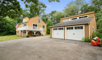 7 Tamarack Dr, Clinton, CT 06413
