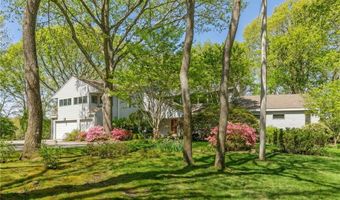 125 Woodruff Ave, Narragansett, RI 02882