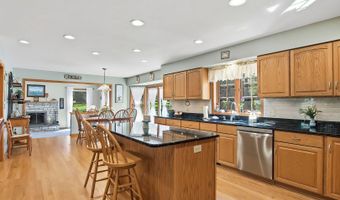 40498 N Sunset Dr, Antioch, IL 60002