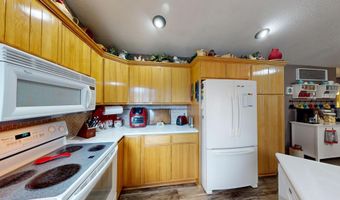 1906 Greenwood Dr, Albert Lea, MN 56007
