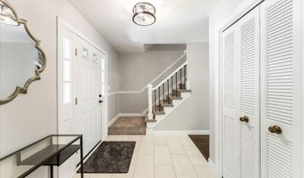 486 Edgeworthe Dr SE, Ada, MI 49301