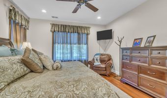 40 Bunker Hill Dr, Allentown, NJ 08501