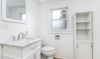 105 W Benton, Andrew, IA 52030