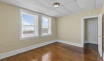 2 S Hartford Ave, Atlantic City, NJ 08401