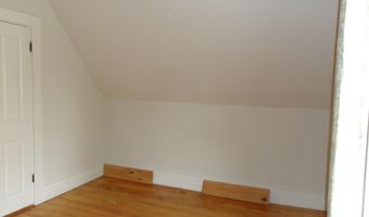 121 Summer St, Auburn, ME 04210