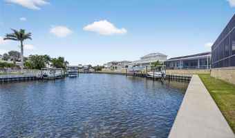 5718 TYBEE ISLAND Dr, Apollo Beach, FL 33572