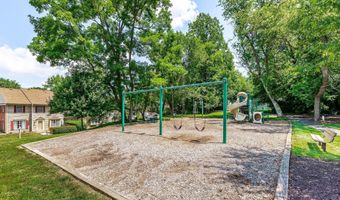 12051 GATEWATER Dr, Potomac, MD 20854