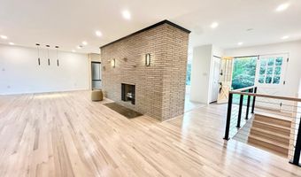 17821 POND Rd, Ashton, MD 20861
