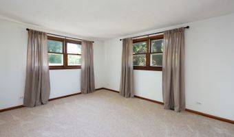 1502 S Harvard Ave, Arlington Heights, IL 60005