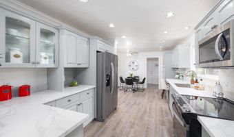 137 Valley Lakes Dr, Santa Rosa, CA 95409