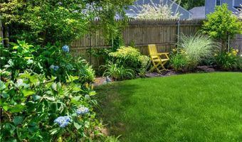 38 Highland Ave, Barrington, RI 02806