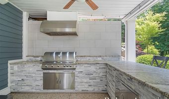 1977 EMERALD GLEN Ct, Ada, MI 49301