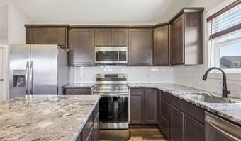 706 NE Country Meadow Dr, Ankeny, IA 50021