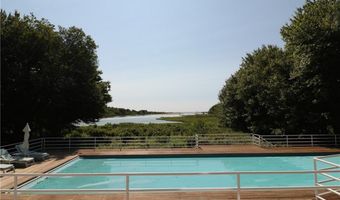 275 Boston Neck Rd, Narragansett, RI 02882