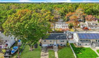 640 Leeward Ave, Beachwood, NJ 08722