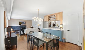 5902 WILSON Ln, Bethesda, MD 20817