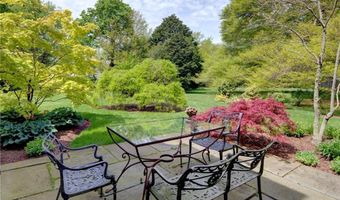 14 Leroy Ave, Newport, RI 02840