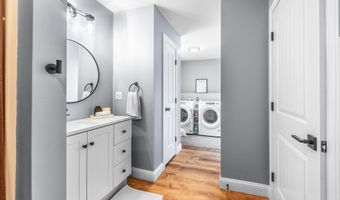 26 Knoll Crest Dr, Bangor, ME 04401