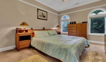 44 Pacifico Dr, Asheville, NC 28806