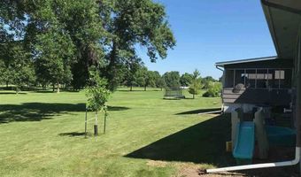 821 Country Club Dr, Akron, IA 51001
